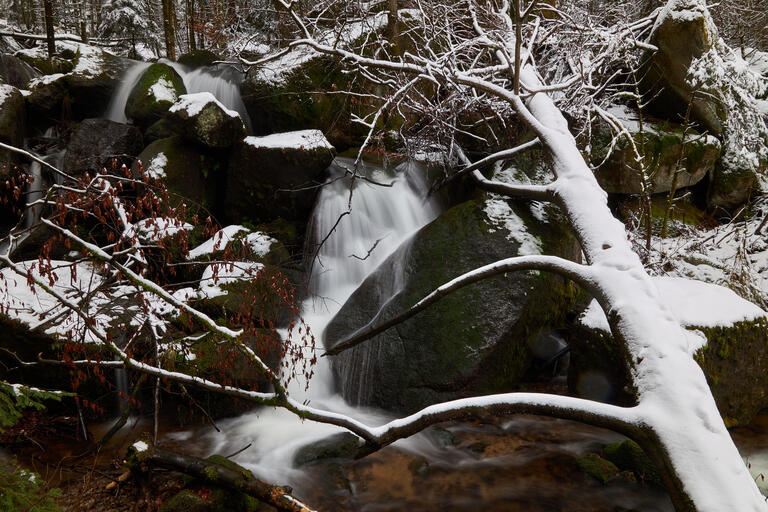 Wasserfall im Winter